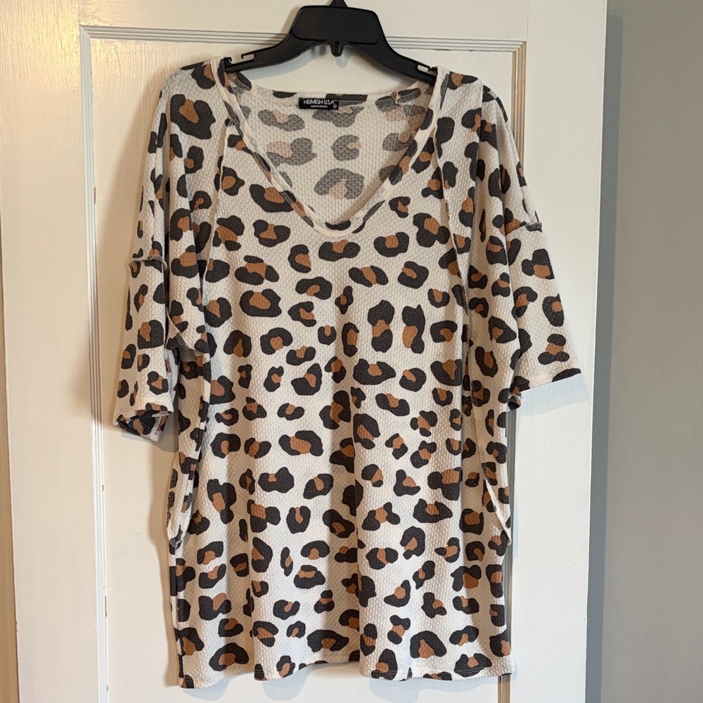 Leopard Print Waffle Lightweight V-Neck Top. Perfect for Spring.